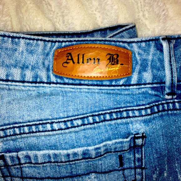 Super Cute Distressed Jeans - Picture 4 of 5